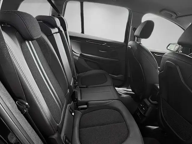 BMW 2 Series view 11
