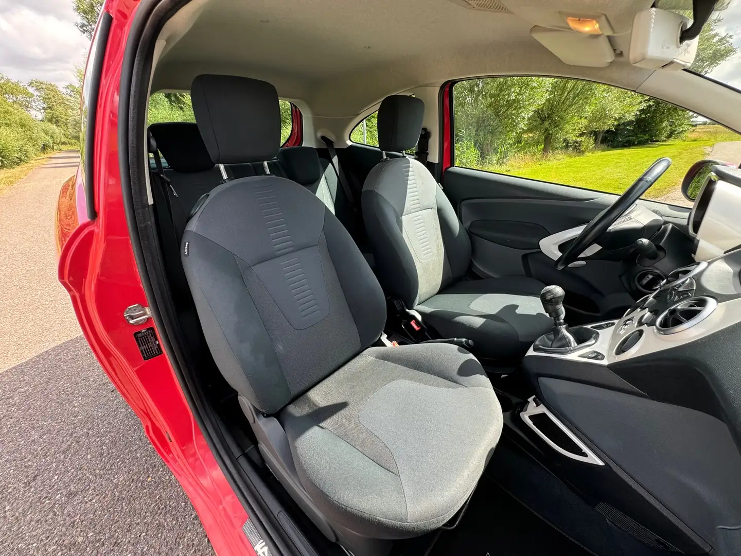 Ford Ka/Ka+ 1.2 Titanium X / 3 deurs/ Nieuwe Distributie / Air Rood - 2