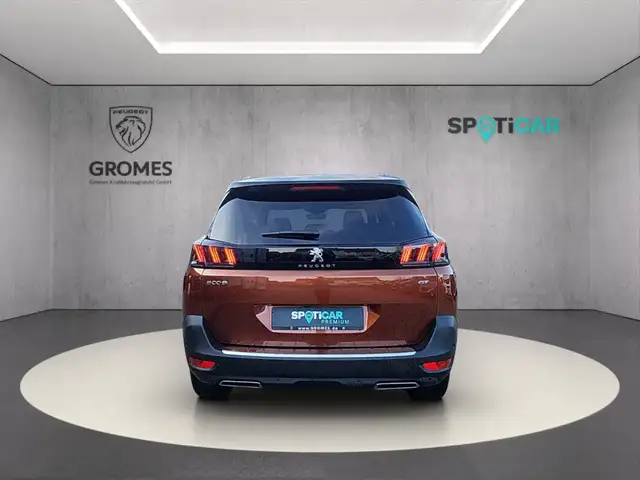 Peugeot 5008 view 4