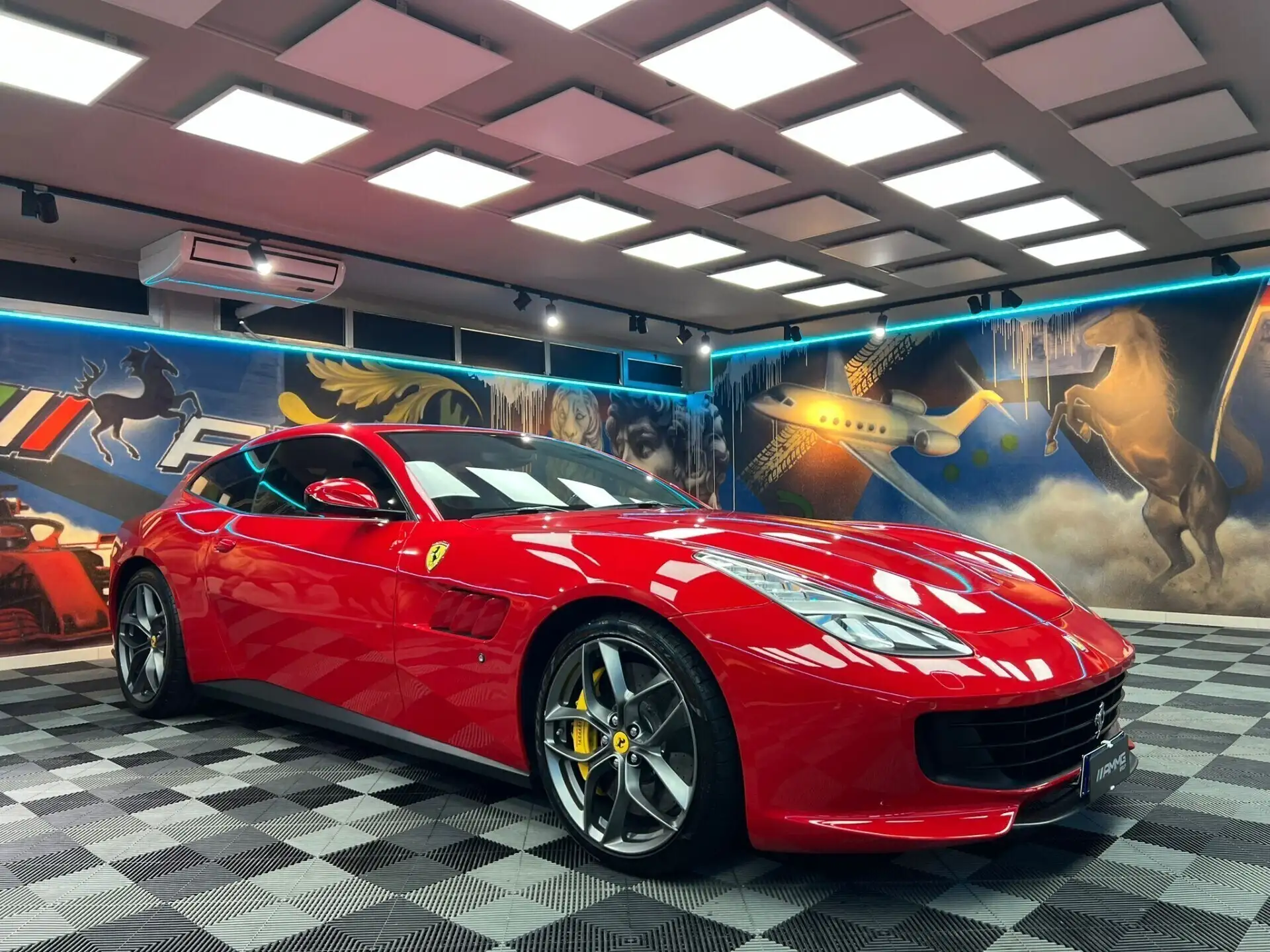 페라리 GTC4 루쏘 2017 빨강 사진 3