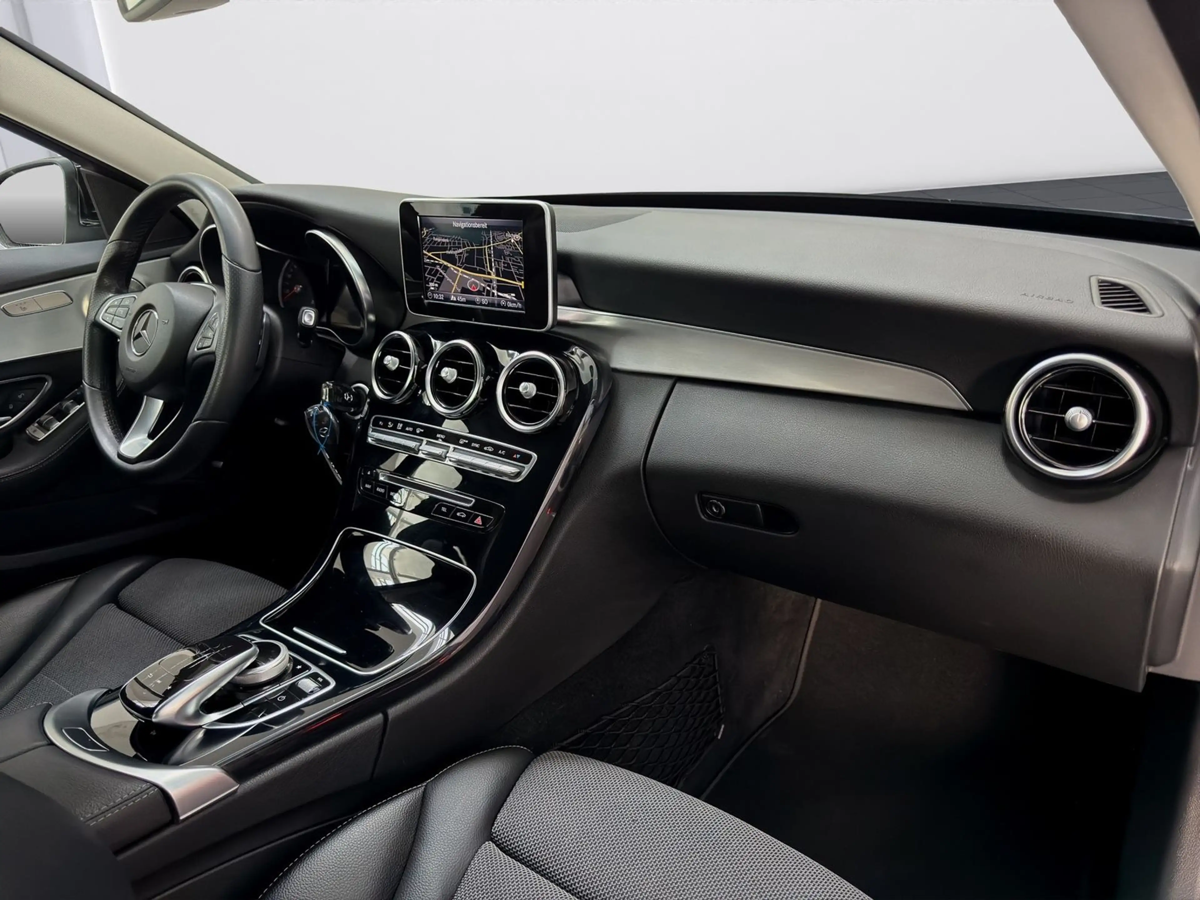 Mercedes-Benz C 300 LED-High-Performance*TEMPOMAT*NAVI*SHZ* — photo 14