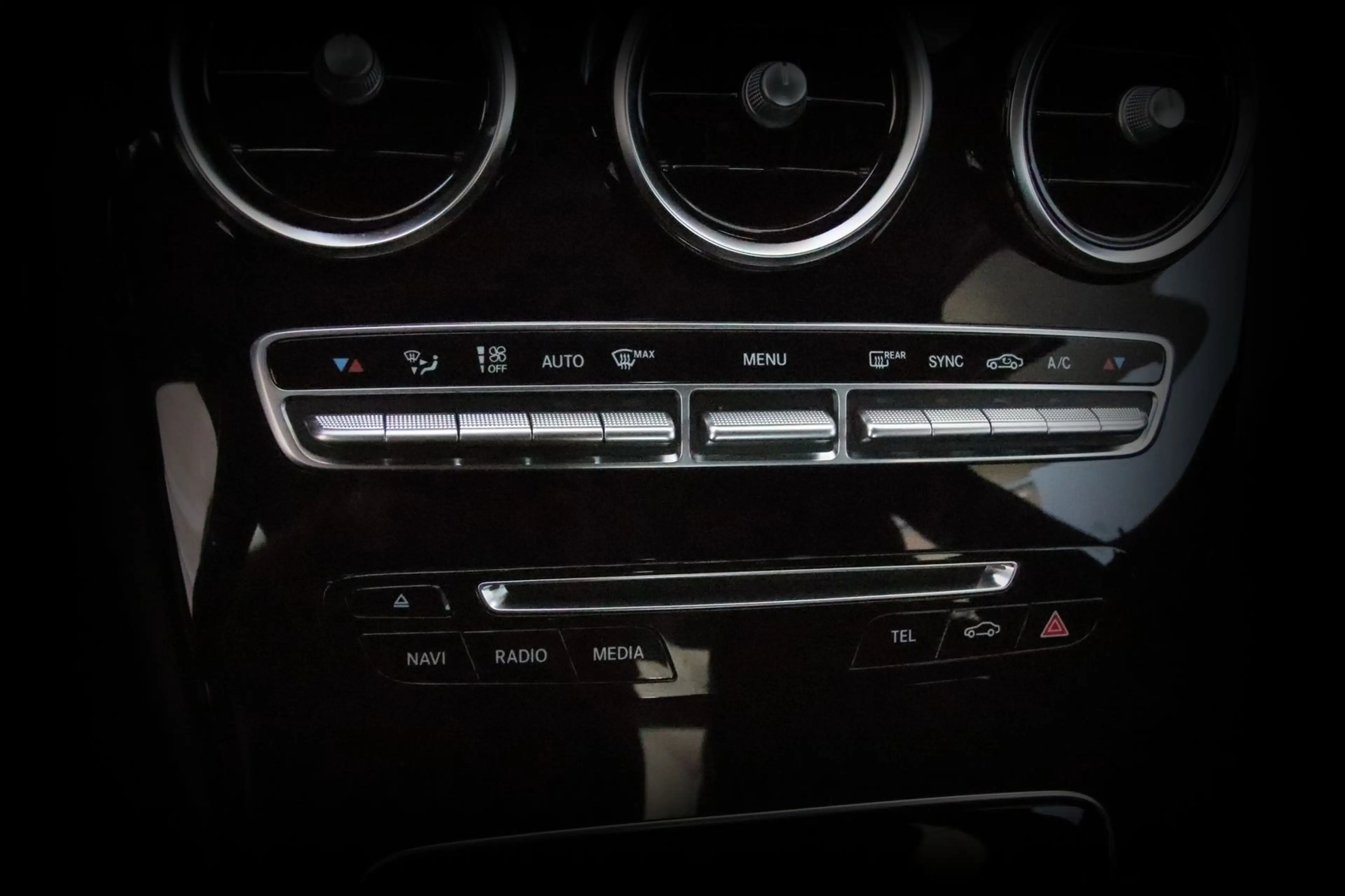 Mercedes-Benz C 300 LED-High-Performance*TEMPOMAT*NAVI*SHZ* — photo 12