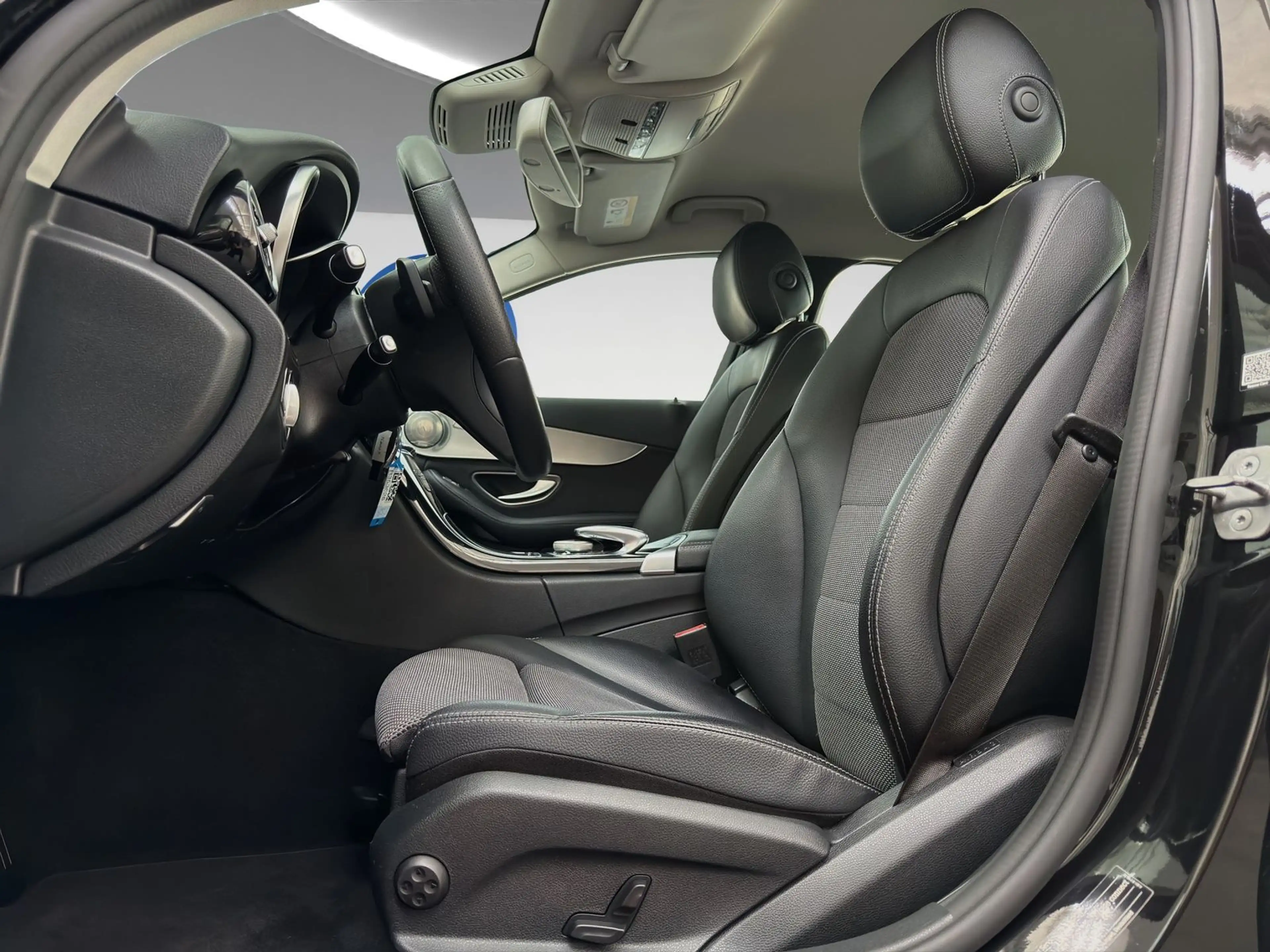 Mercedes-Benz C 300 LED-High-Performance*TEMPOMAT*NAVI*SHZ* — photo 15