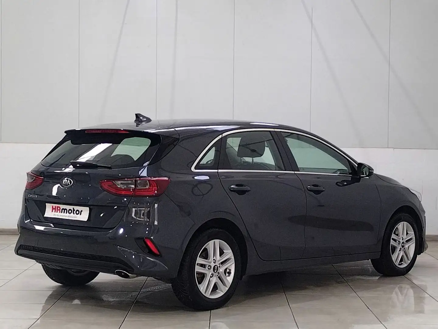 Kia 1.6 CRDi Mild Hybrid Gris - 2