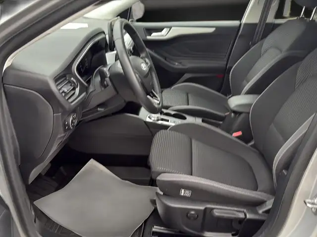Ford Focus view 15