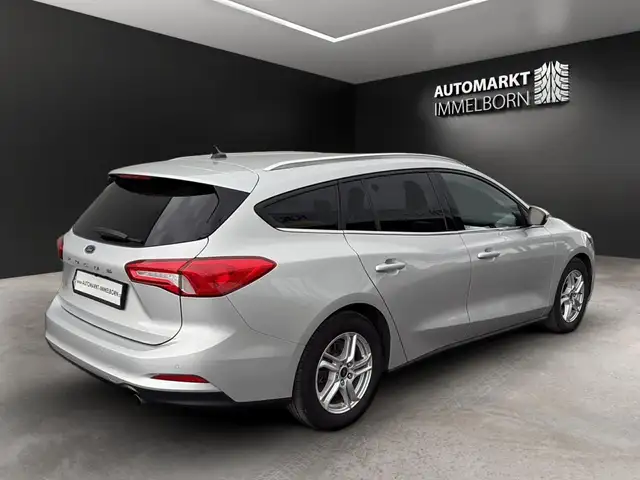 Ford Focus view 6