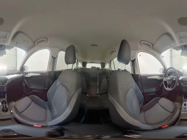 Ford Focus view 13