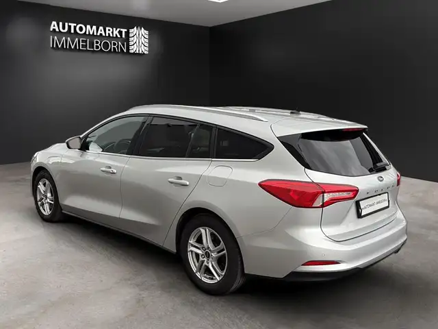 Ford Focus view 5