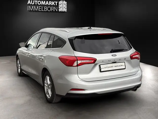 Ford Focus view 10