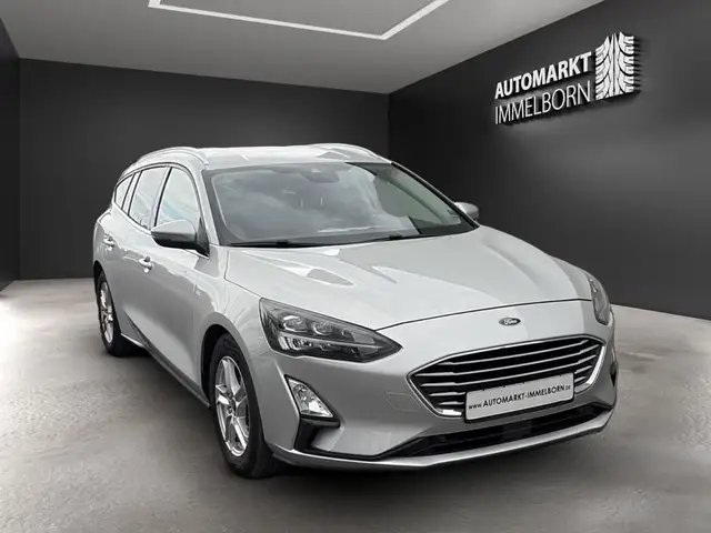 Ford Focus view 2