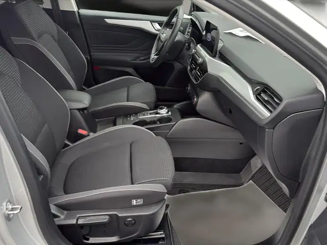 Ford Focus view 14