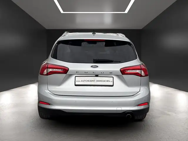 Ford Focus view 9