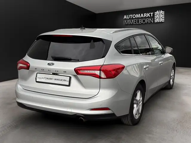 Ford Focus view 11