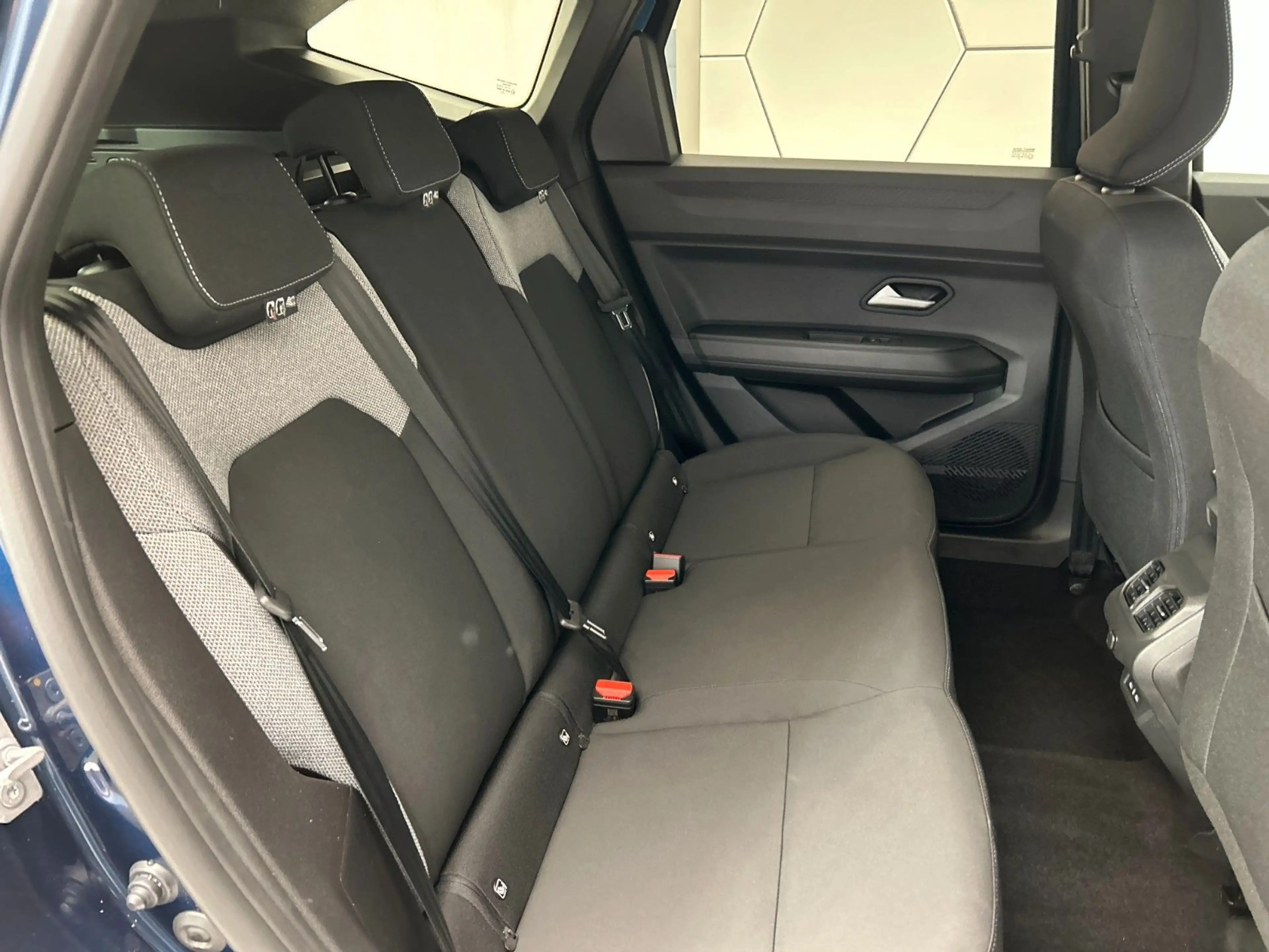 Dacia Bigster Hybrid 155  Journey City-/Winter-Paket — photo 11