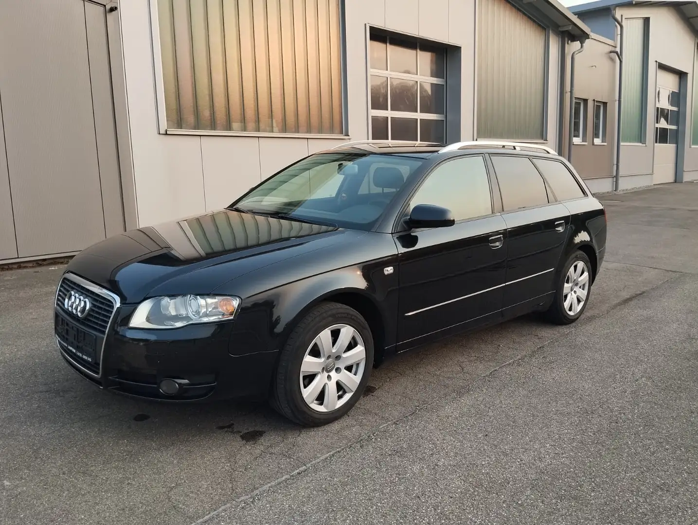 Audi A4 A4 8E 2.0 TDI KLIMA NAVI TEMPOMAT Černá - 2