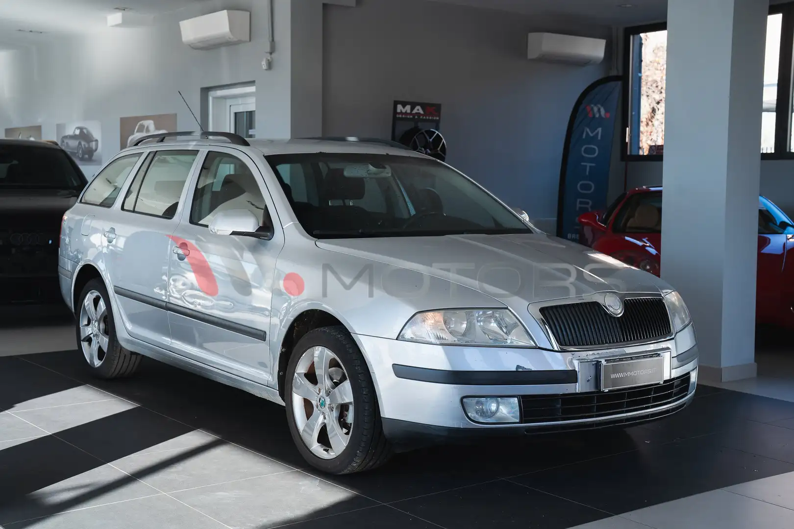 Skoda Octavia Wagon 2.0 TDI Elegance DSG Ezüst - 1