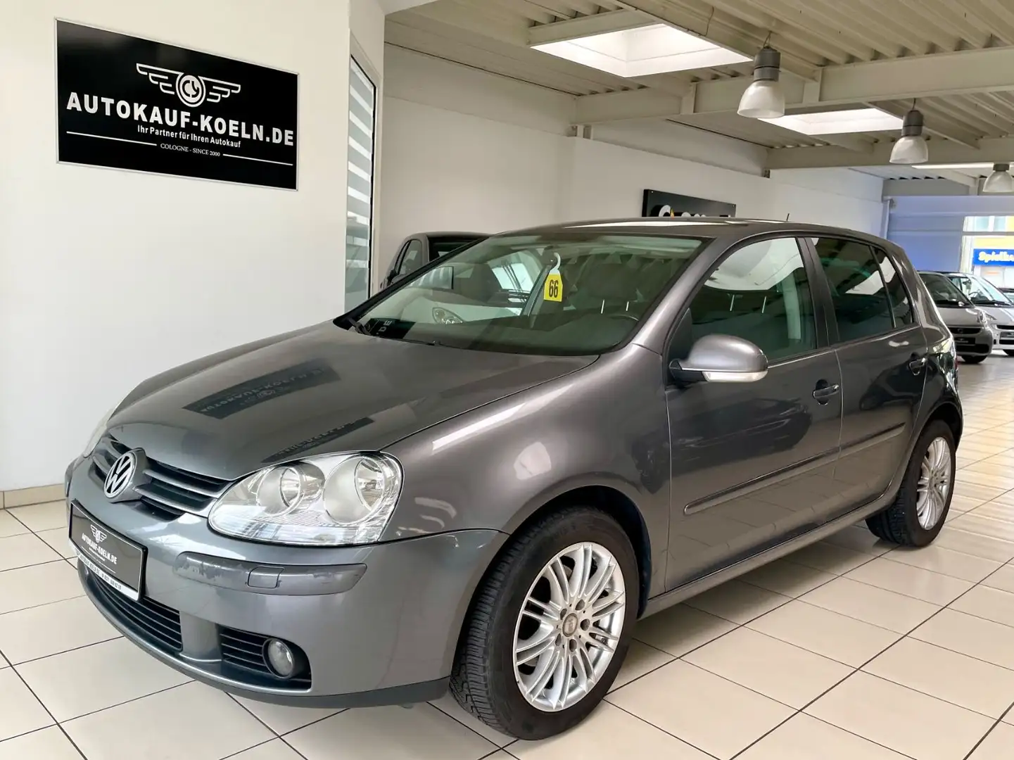 Volkswagen Golf V Tour 1,9Tdi /5-Türer/Klima/Alus Grau - 2