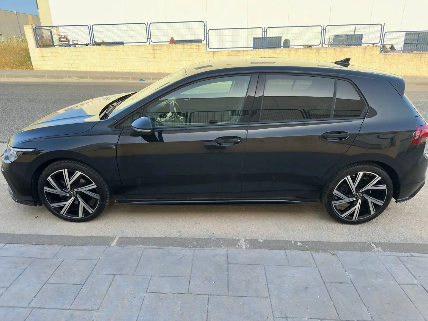 Volkswagen Golf Golf 2.0TDI R-Line DSG 110kW R-Line Negro - 1