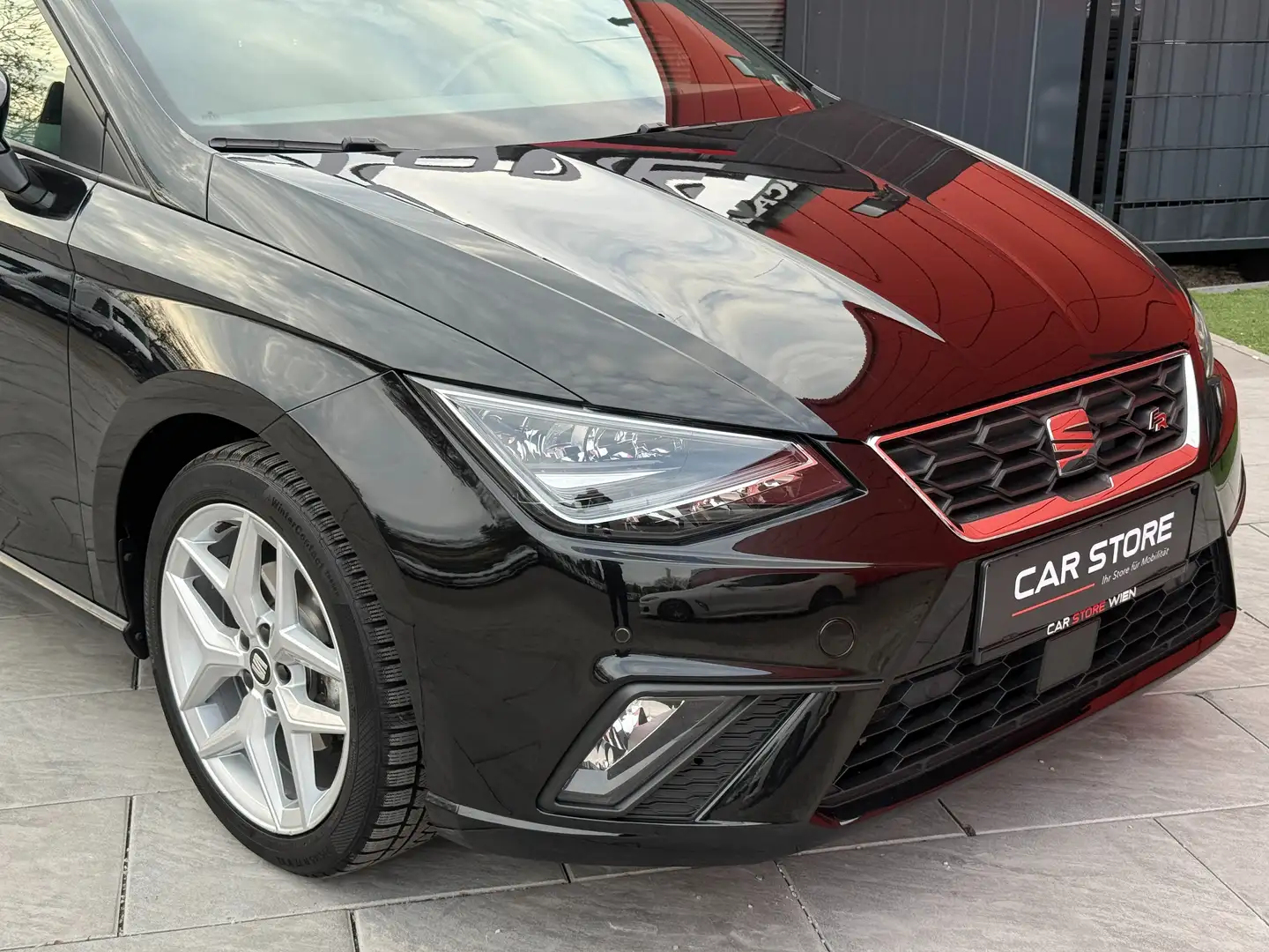 SEAT Ibiza 1,0TSI|FR-Line|DSG|Kamera|ACC|Navi|LED|Keyless Schwarz - 2