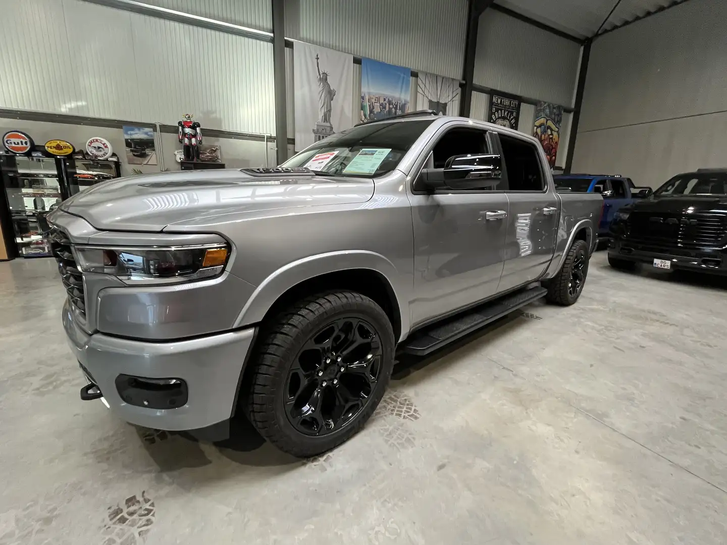 Dodge RAM 1500 Laramie Sport Crew Cab Silber - 1