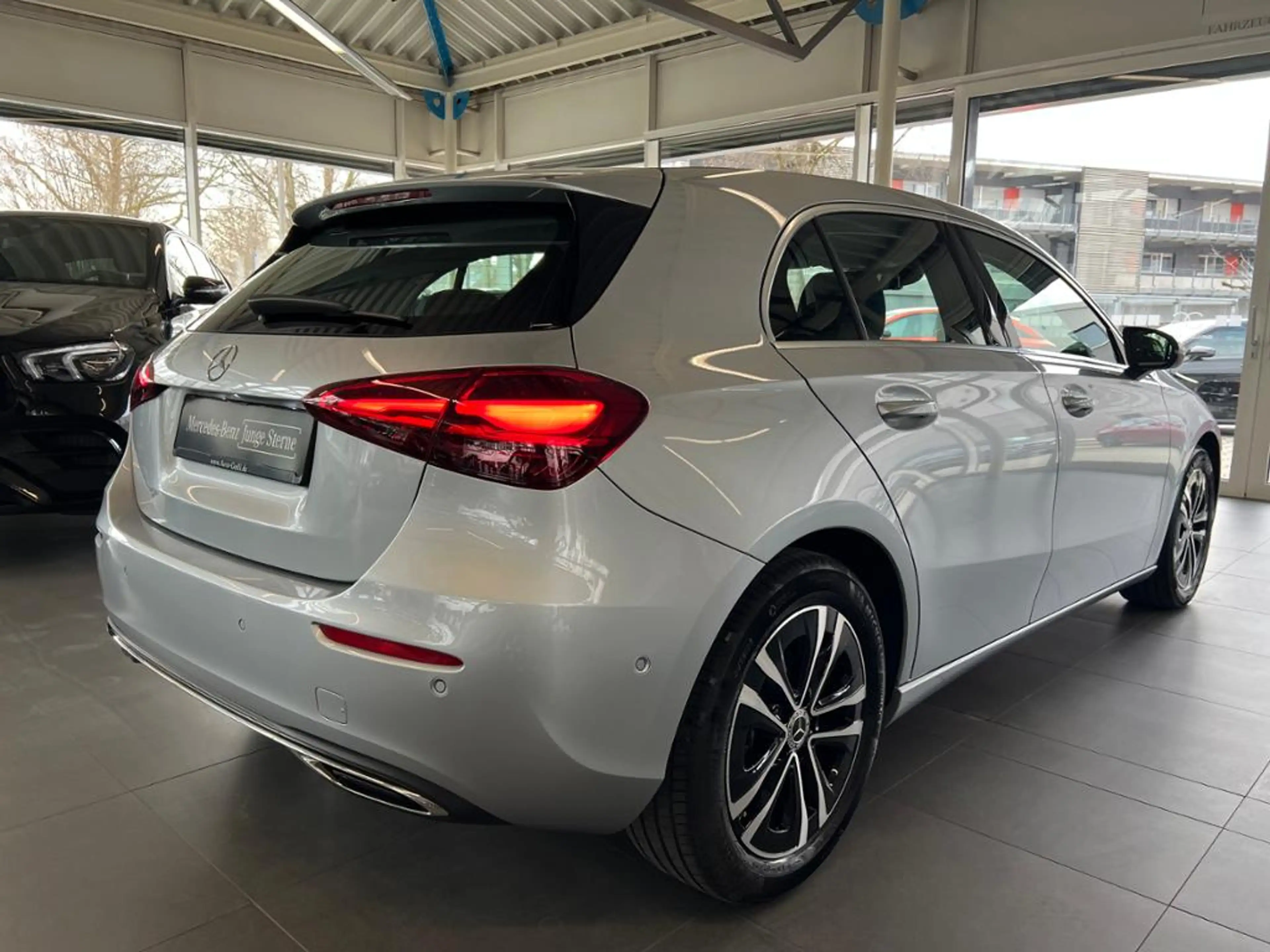 Mercedes-Benz A 200 Avandced Kamera Distronic VolldigiDisplay — photo 5
