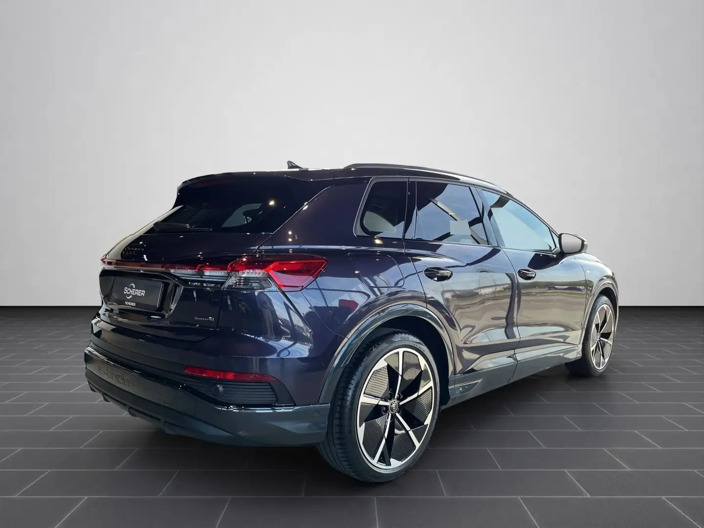 Audi Q4 e-tron 55 e-tron quattro AHZV,SONOS,MATRIX,PANO Violett - 2