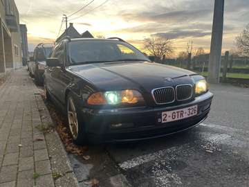 320i