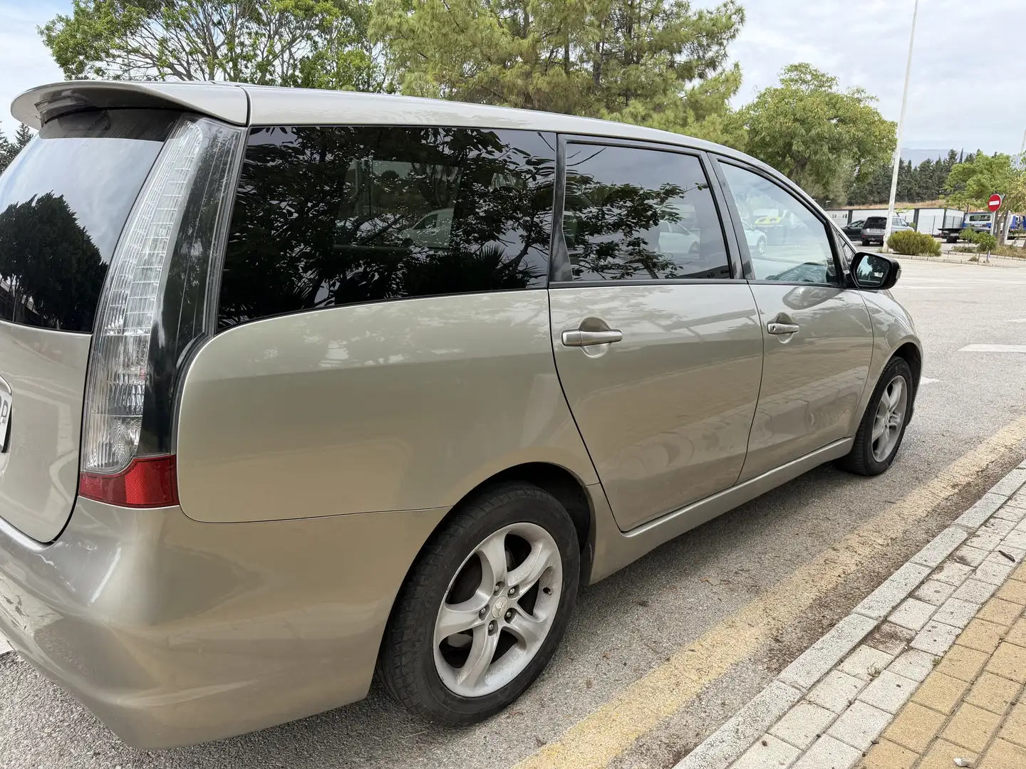 Mitsubishi Grandis 2.0DI-D Intense - 2