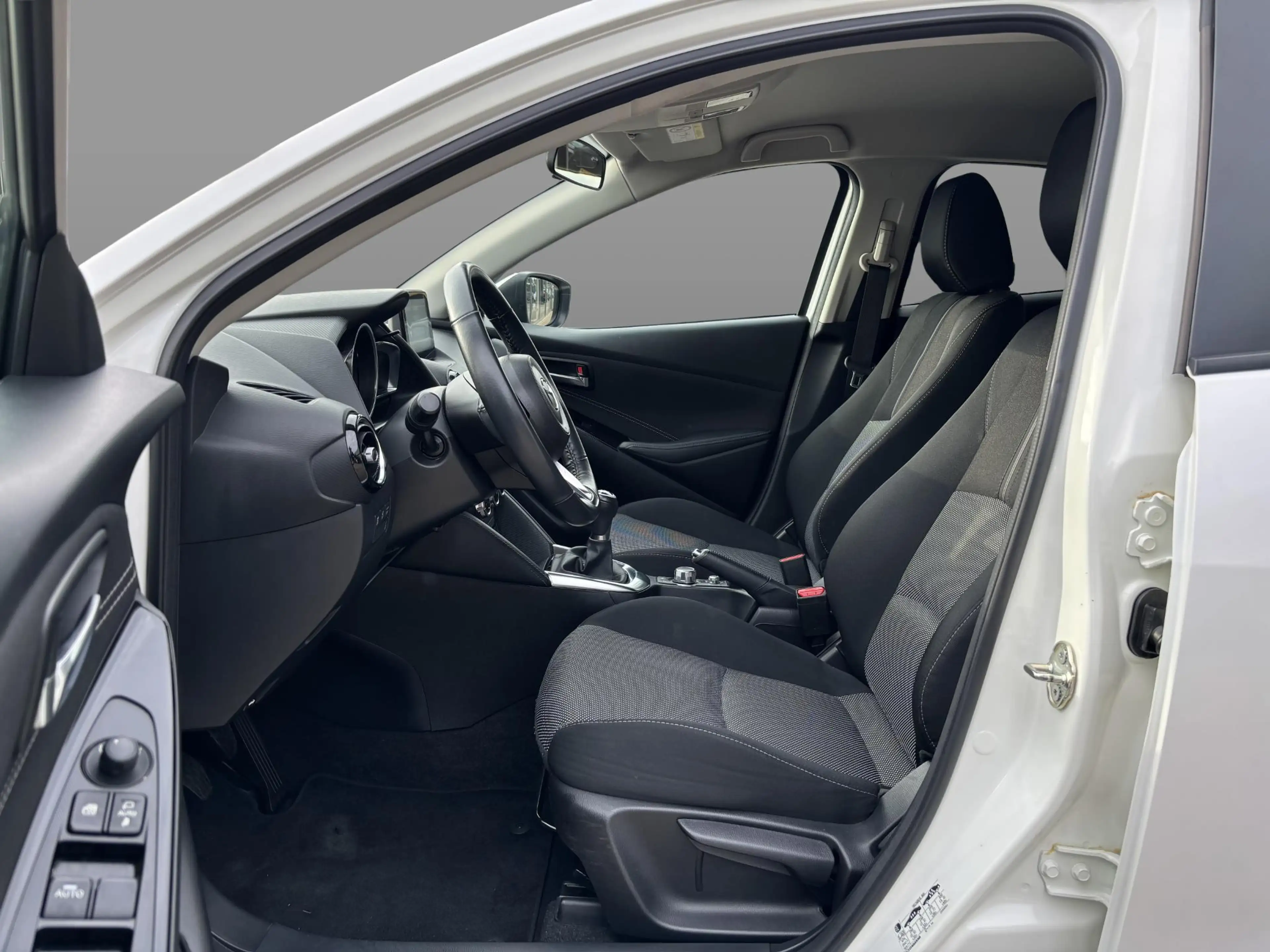 Mazda 2 1.5 Skyactiv-G GT-M All-season, Navi, Stoelverwarm — photo 8