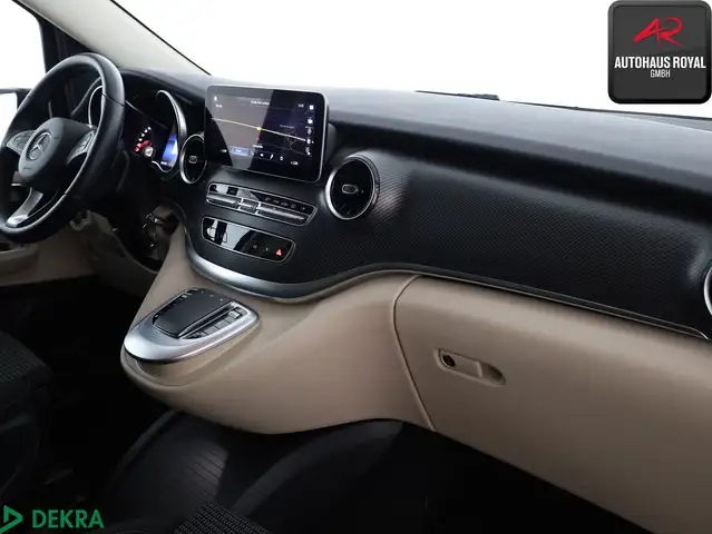 Mercedes-Benz V-Class view 12