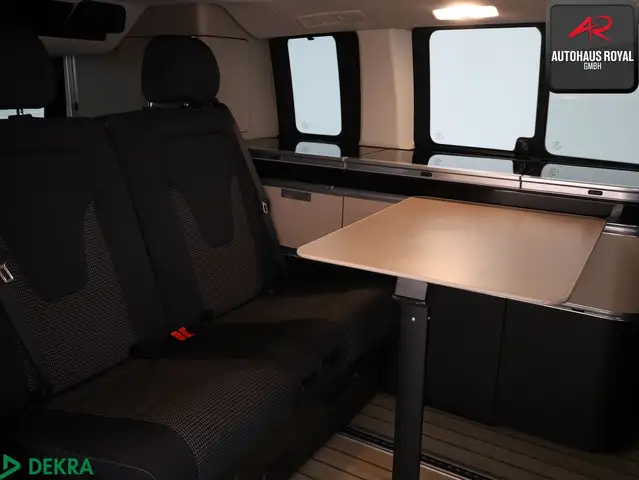 Mercedes-Benz V-Class view 14