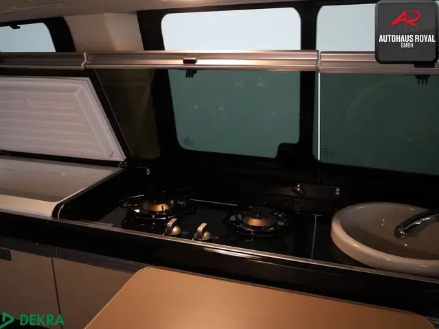Mercedes-Benz V-Class view 15