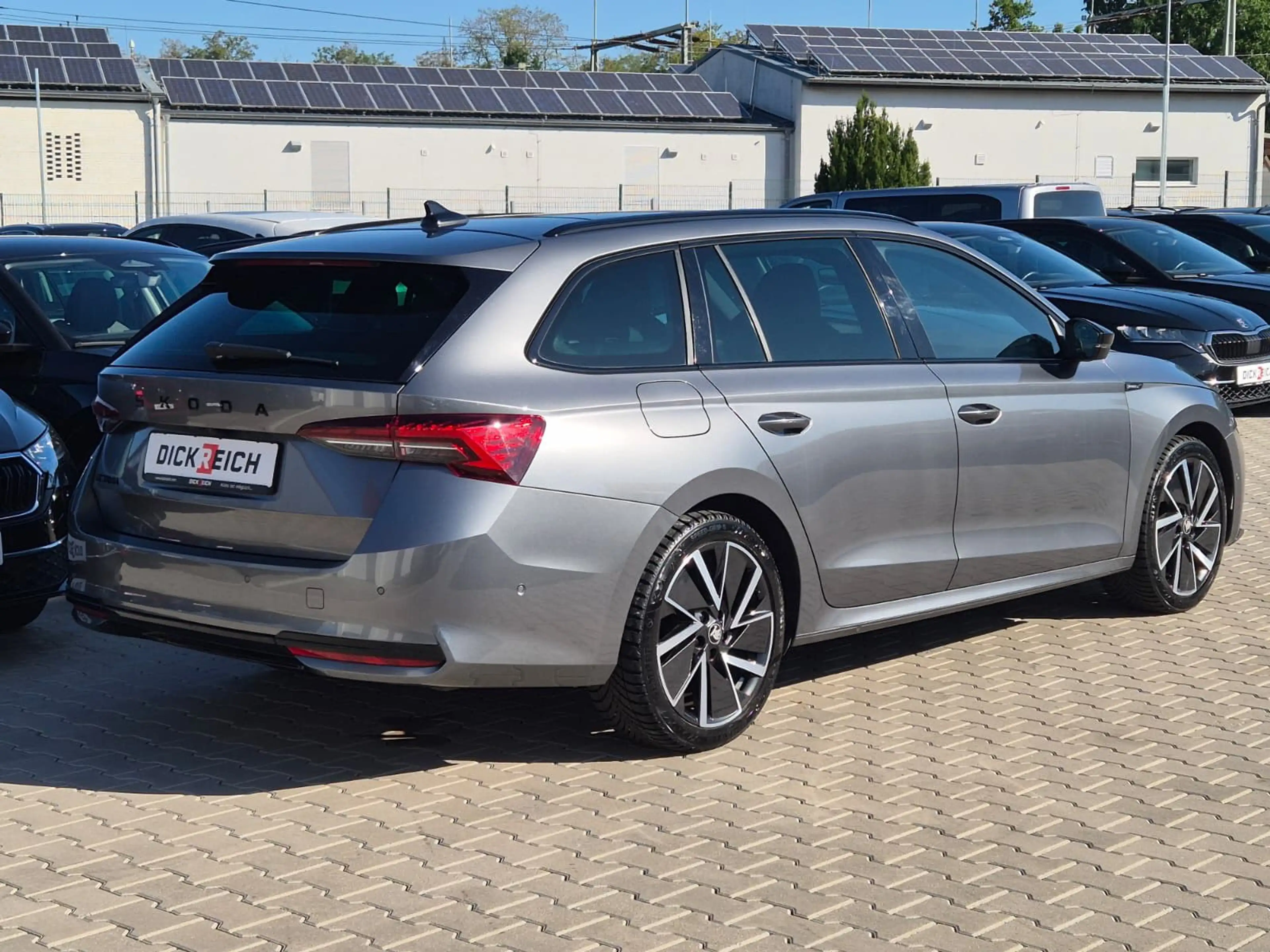 Skoda Octavia 1.5 DSG Sportline PANO*MATRIX*AHK*5J.GAR — photo 4