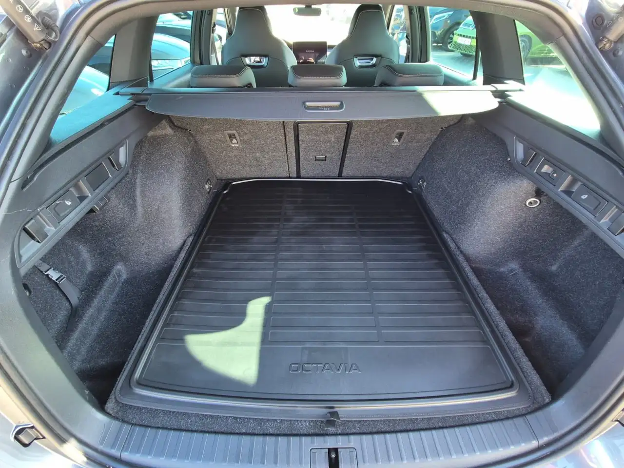 Skoda Octavia 1.5 DSG Sportline PANO*MATRIX*AHK*5J.GAR, миниатюра 15