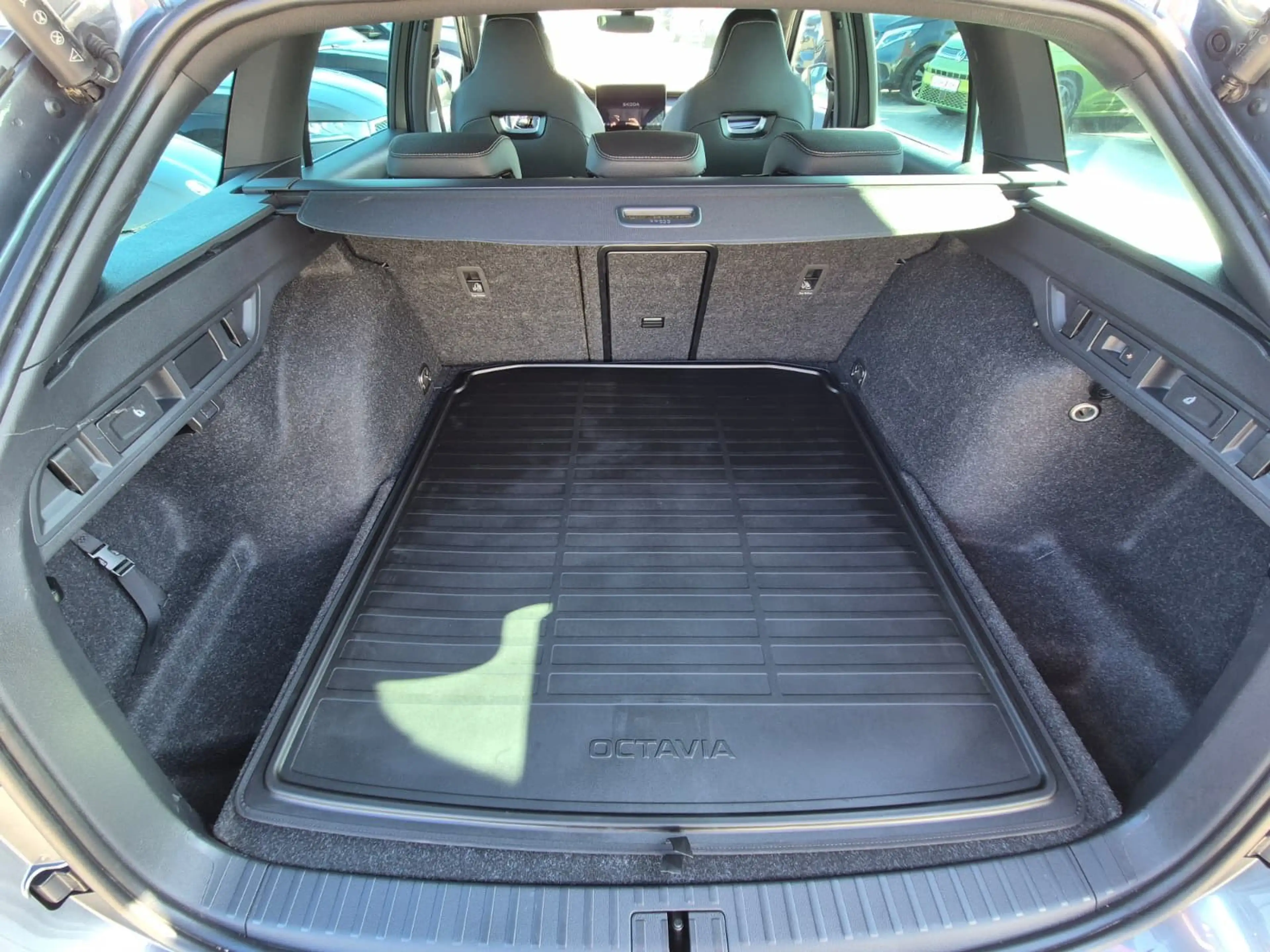 Skoda Octavia 1.5 DSG Sportline PANO*MATRIX*AHK*5J.GAR — photo 15