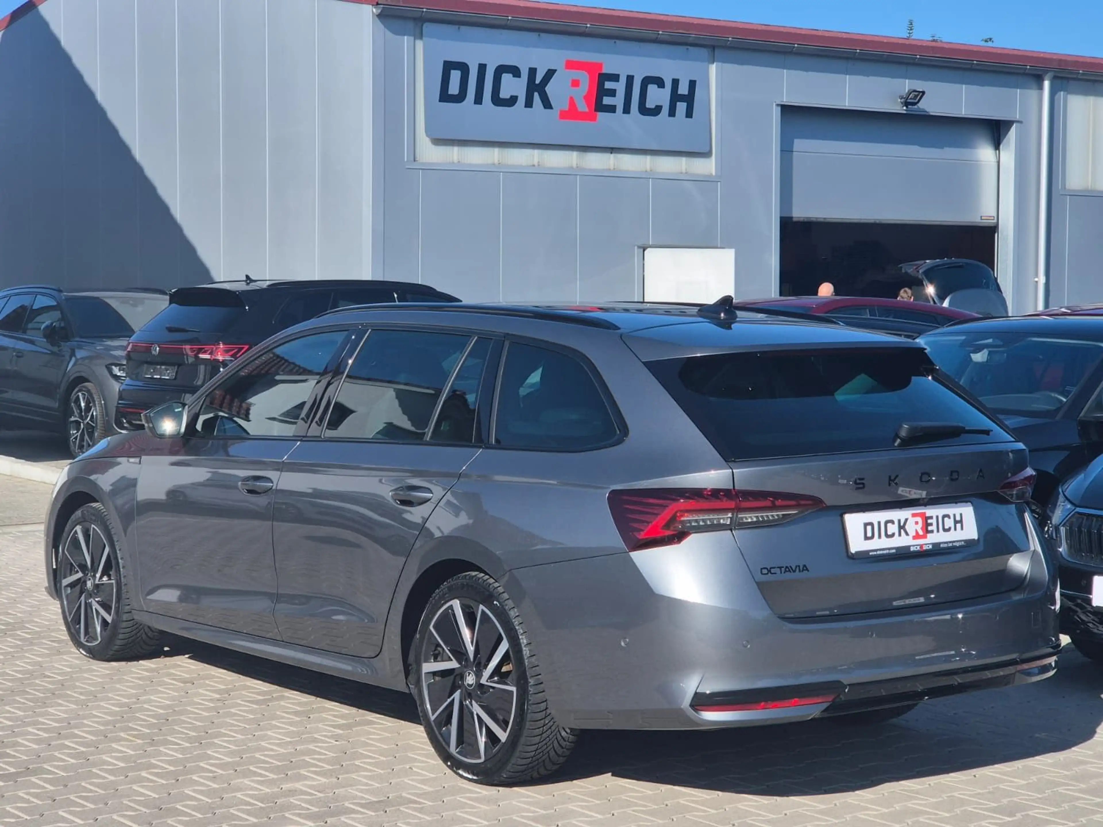 Skoda Octavia 1.5 DSG Sportline PANO*MATRIX*AHK*5J.GAR — photo 6