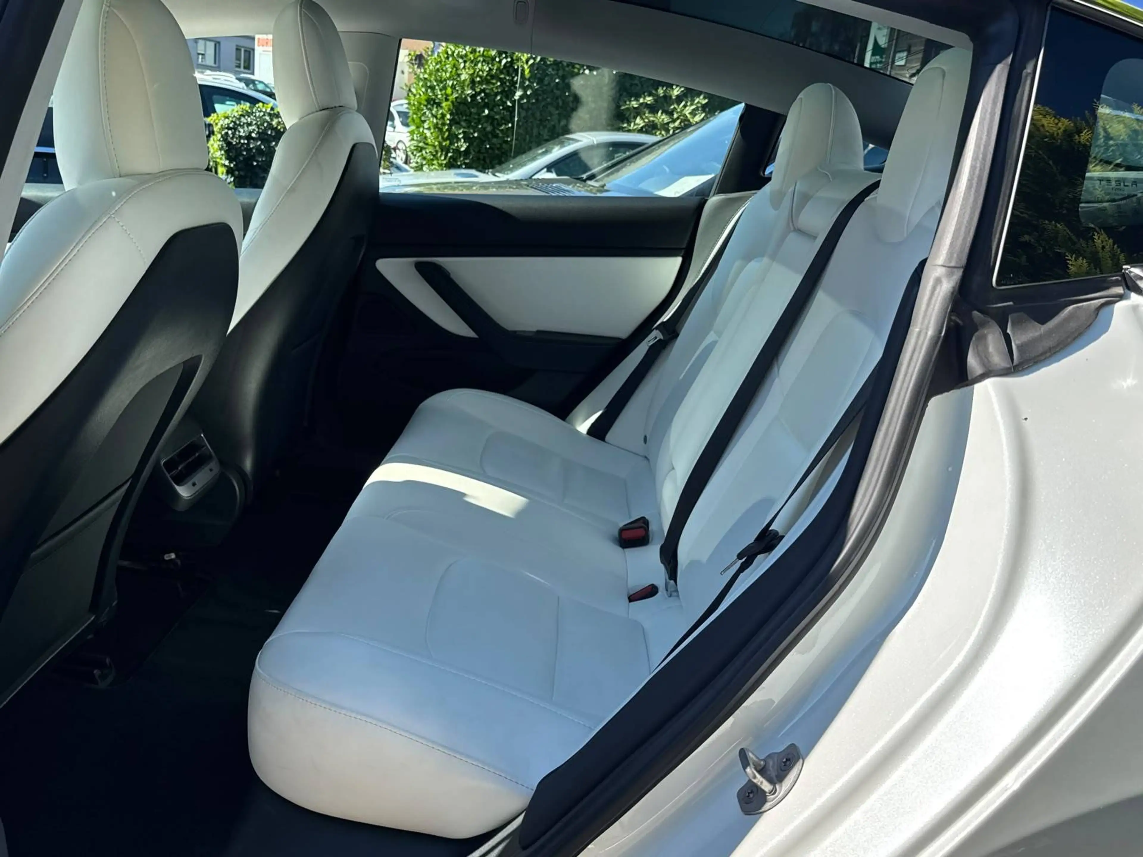 Tesla Model 3 Long Range Dual AWD — photo 10