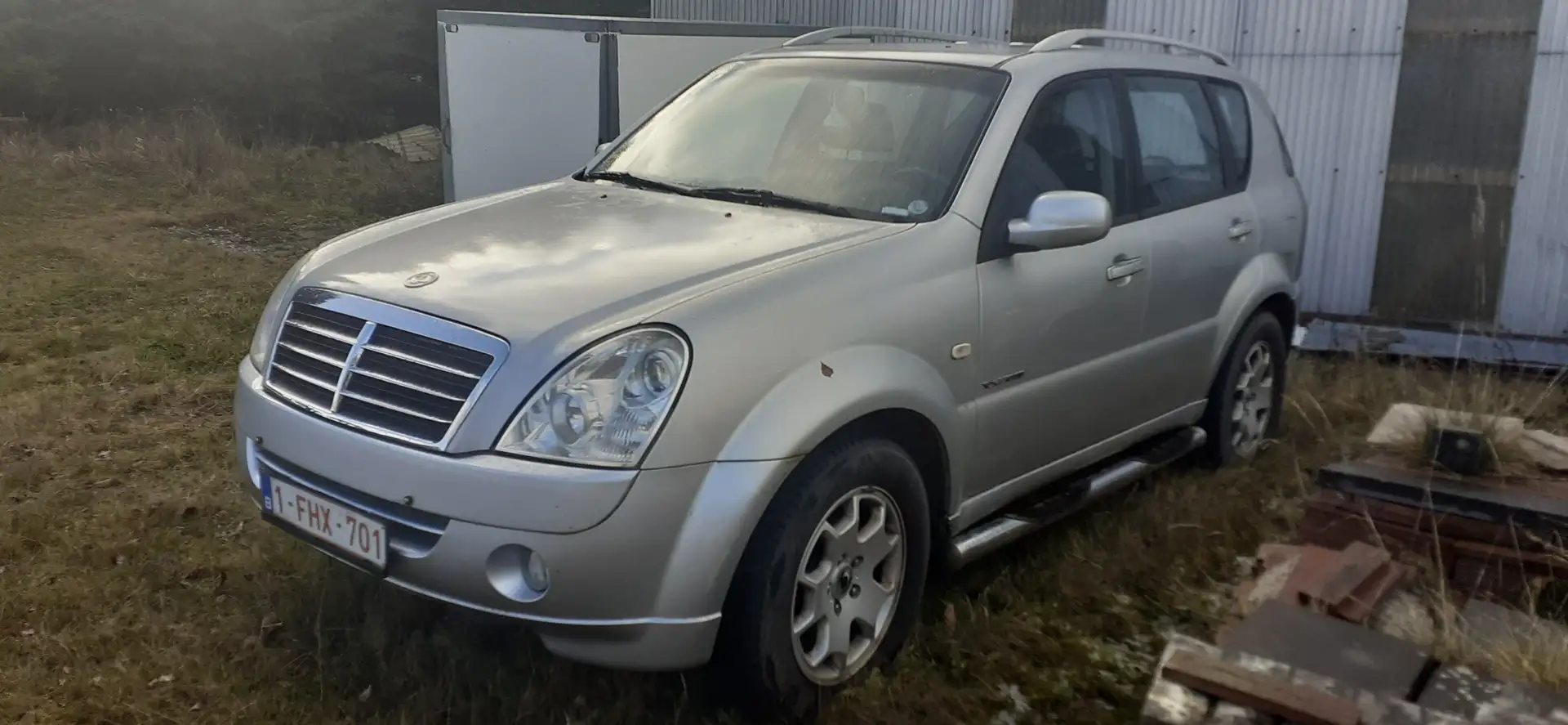 SsangYong Rexton 2.7 Turbo RX 270 Xdi Plateado - 1
