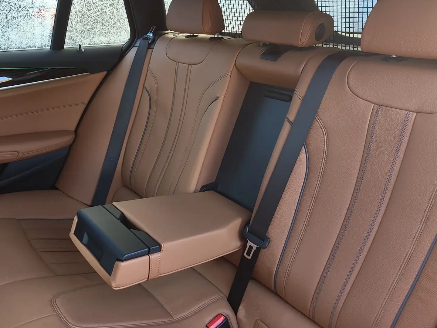 BMW 530 d Tour. M Sportpaket NaviProf*HUD*SHZ vo+hi*P Grau - 2