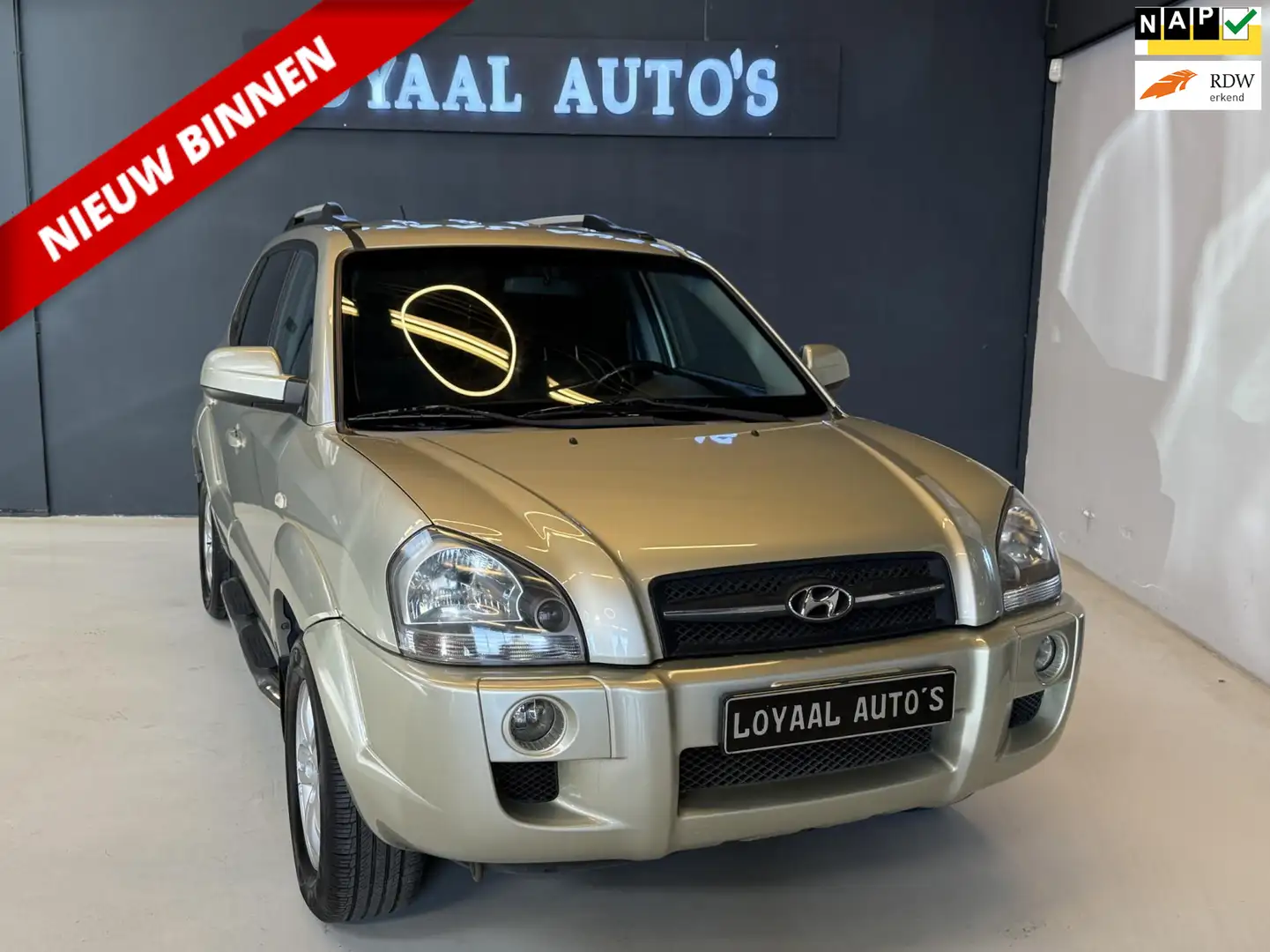 Hyundai TUCSON 2.0i Style | AIRCO| CRUISE | TREKHAAK | PDC | APK Grijs - 1