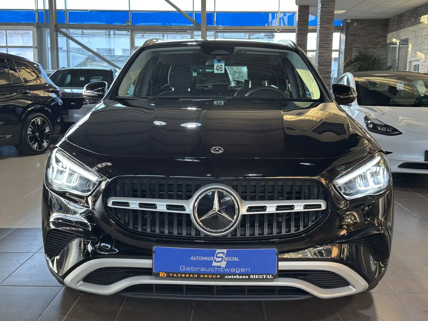 Mercedes-Benz GLA 180 Navi dig.Cockpit Tempomat LED Spurassist Noir - 2