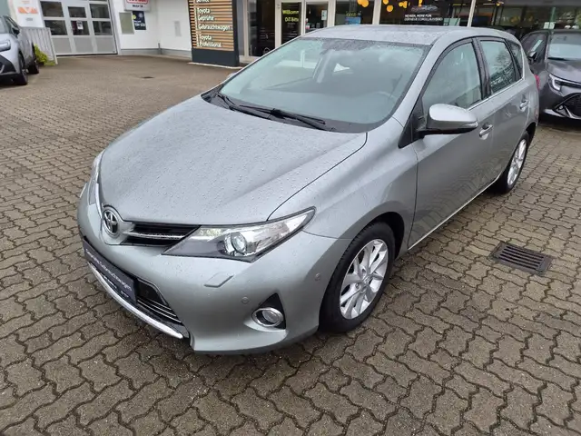 Toyota Auris 1.6 Executive Klima Kamera Sitzheizung
