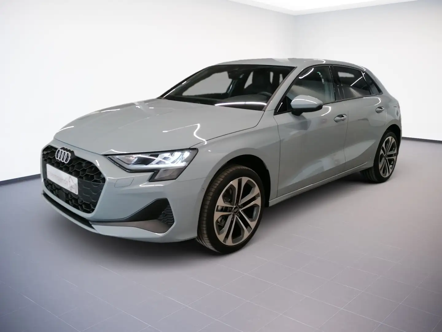 Audi A3 Sportback 35 TFSI S tronic 18''ALU.AHK.GRA Grau - 2