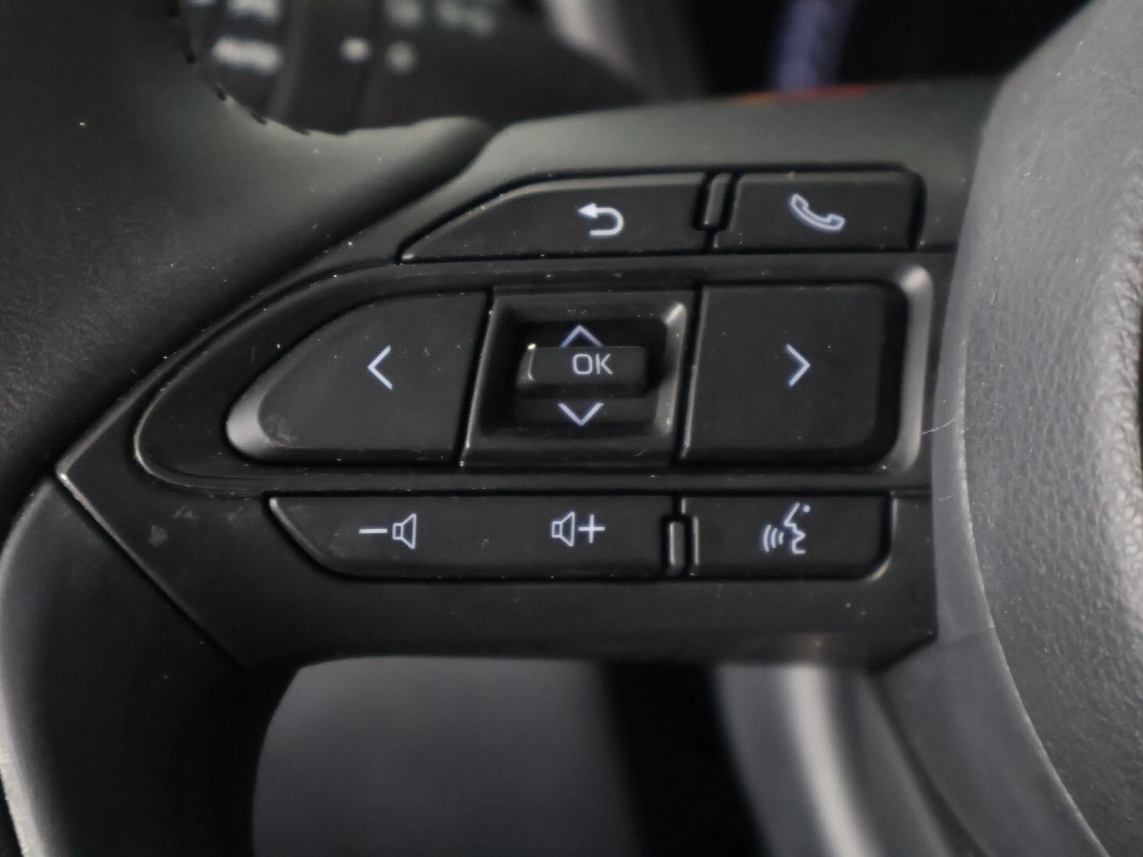 Toyota Aygo X 1.0 VVT-i MT Play |  Apple Carplay & AndroidAUTO | — photo 10