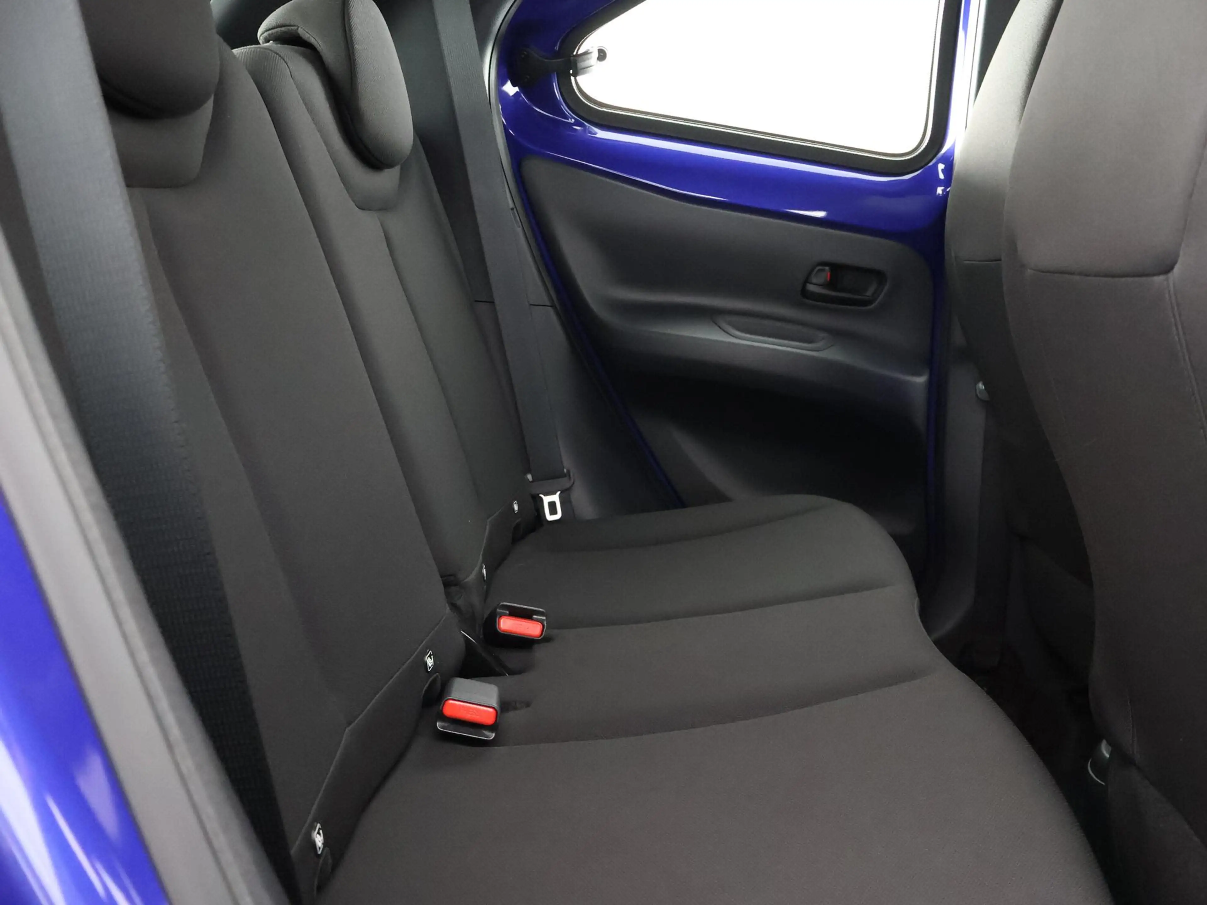 Toyota Aygo X 1.0 VVT-i MT Play |  Apple Carplay & AndroidAUTO | — photo 19