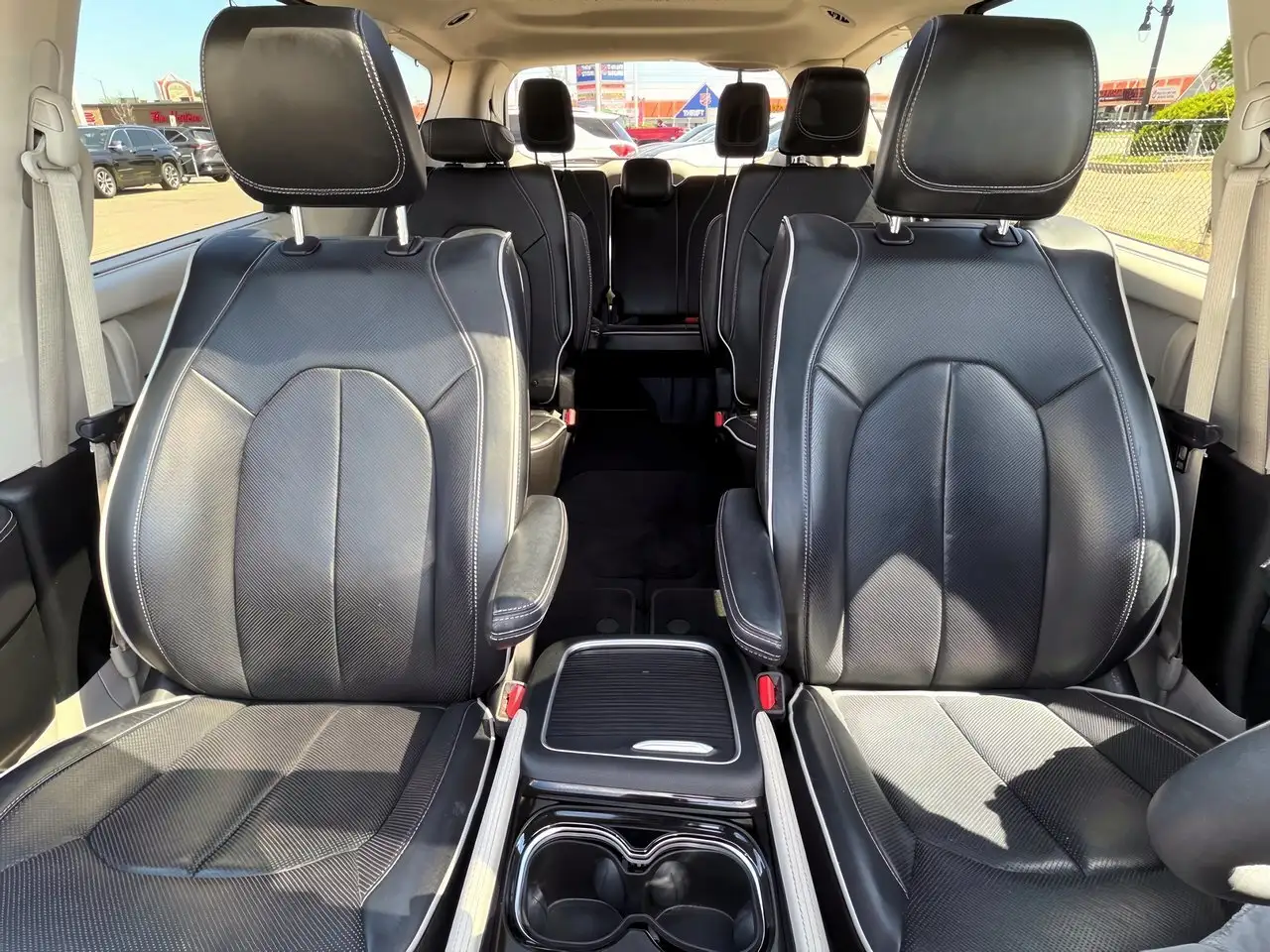 Chrysler Pacifica снимка Chrysler Pacifica