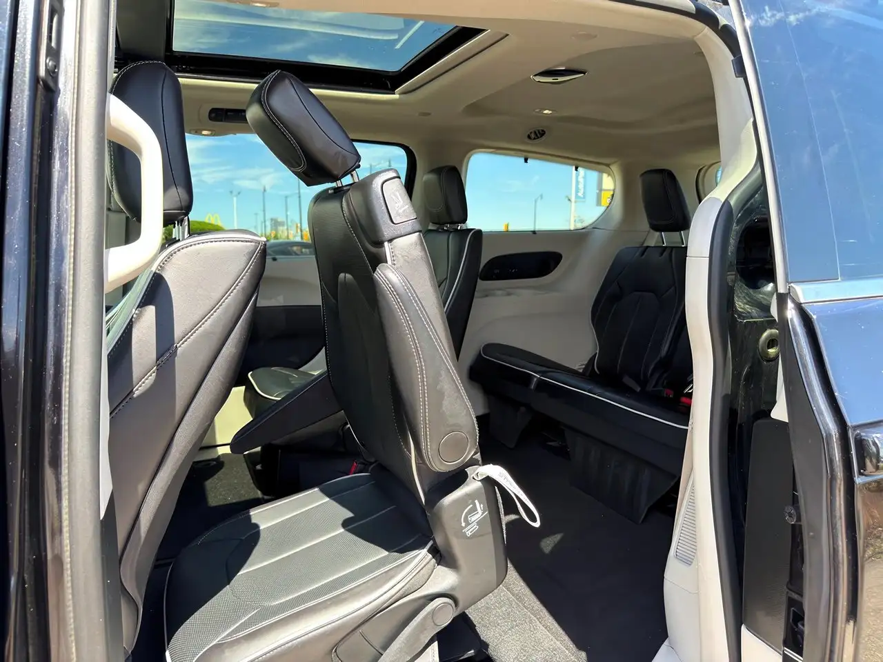 Chrysler Pacifica снимка Chrysler Pacifica