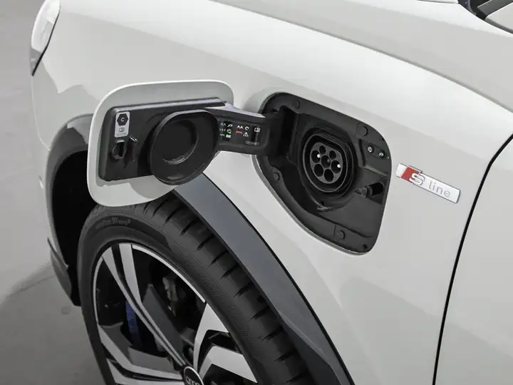 Audi Q3 Sportback 45 TFSI e S tronic Black Line 2022, foto 11