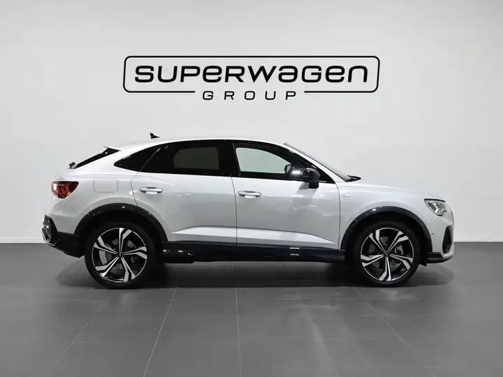 Audi Q3 Sportback 45 TFSI e S tronic Black Line 2022, foto 3