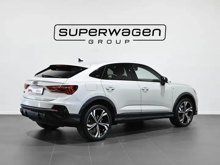 Audi Q3 Sportback 45 TFSI e S tronic Black Line 2022, foto 4